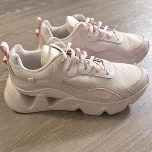 Nike Ryz 365 Blush Pink — US Women size 9.5 (like new!)